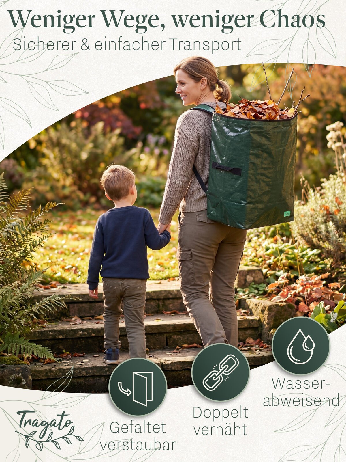 Mutter mit gefülltem Tragato auf dem Rücken, Hand in Hand mit ihrem Kind im Herbstgarten